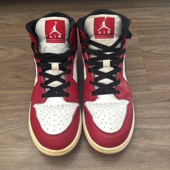 Nike Jordan Retro 1 Sneaker Chicago - Picture 2 of 8